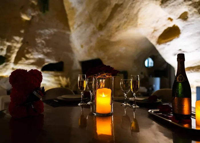 La Falaise Perdue : Suite Troglodyte Grandiose